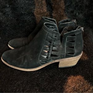 Vince Camuto Peera Laser Cut Booties Black Size 8